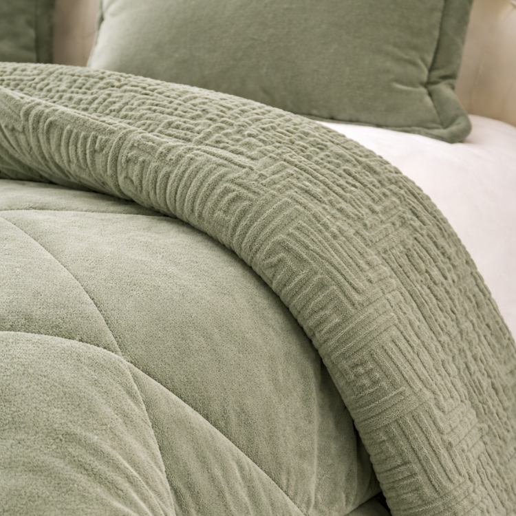Cobertor verde con fundas premium de la marca Enigma Store, tejido suave y elegante para decoración y confort en el hogar.