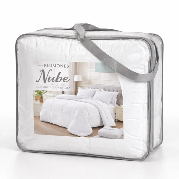 Plumón King Alto Relieve Nube de la marca Enigma Store con sábanas blancas, apariencia suave y cómoda para dormir.