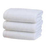 Juego de 3 toallas de baño blancas de algodón, tamaño 70x140 cm y peso de 500 g, de la marca Enigma Store.