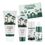 Kit de prueba de cuidado de la piel COREANO ROUND LAB Pine Calming Cica con frascos pequeños y productos para calmar la piel.
