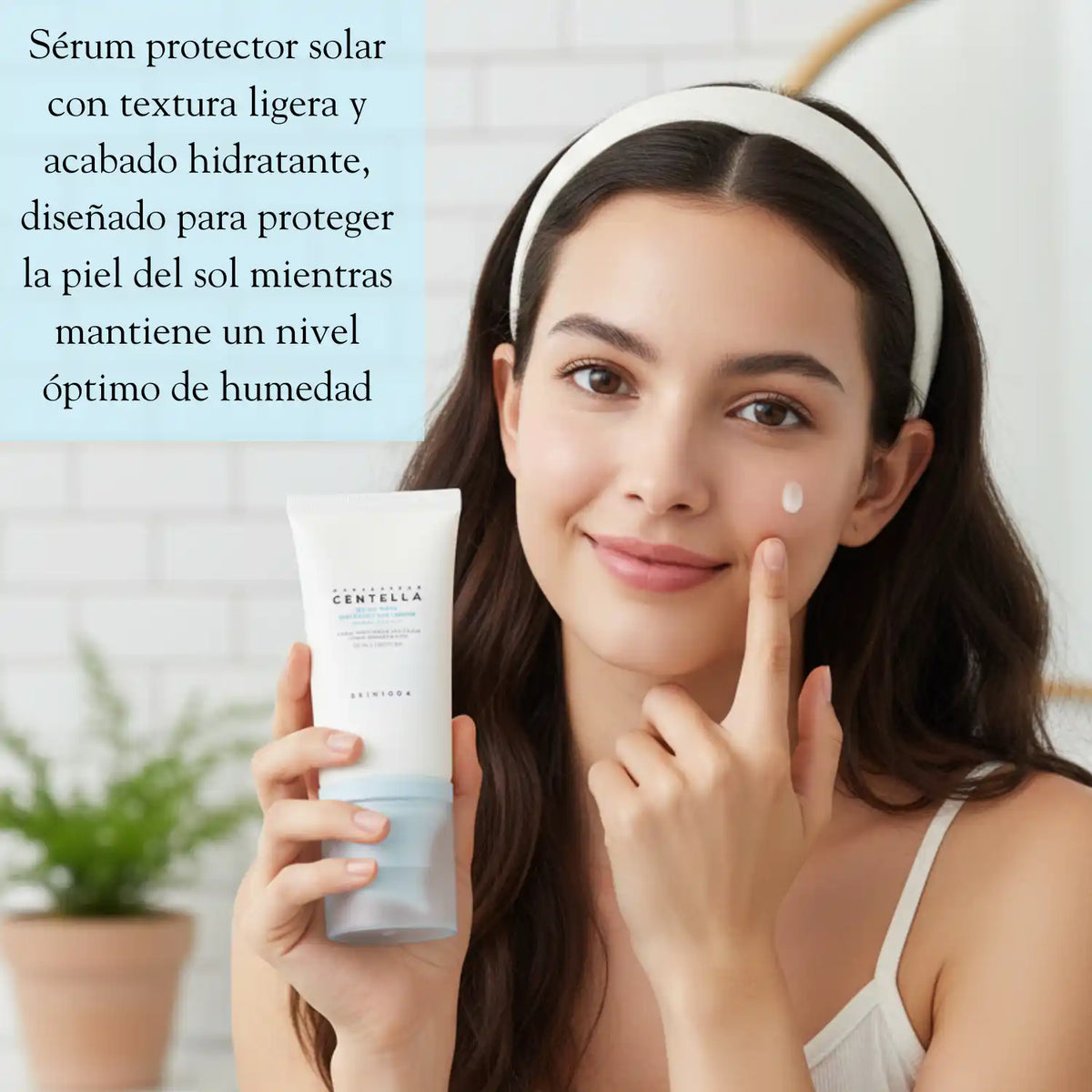 Suero solar SKIN1004 Hyalu-Cica Water-Fit Sun Serum de 50ml en envase con textura ligera y fórmula hidratante para la piel.