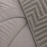 Juego de cobertor Queen de 7 piezas en color taupe de Enigma Store, con mantas y fundas decorativas.