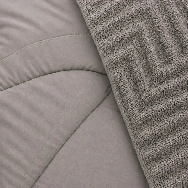 Juego de cobertor Queen de 7 piezas en color taupe de Enigma Store, con mantas y fundas decorativas.