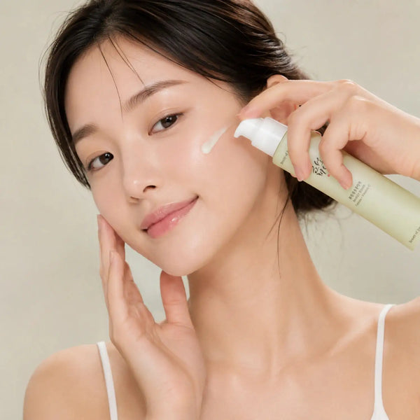 Suero de cuidado facial Beauty of Joseon Light On con centella y vitamina C en frasco de 30 ml.