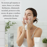 Gel facial limpiador SKIN1004 Tone Brightening en espuma, 125 ml, para una limpieza suave y brillante de la piel.