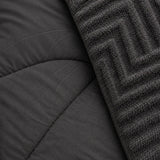 Juego de cobertor Queen 7 piezas en color gris oscuro, con fundas y accesorios de la marca Enigma Store.