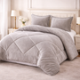 Cobertor gris y fundas premium de Enigma Store, con textura suave y diseño elegante para decoración y confort.