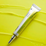 Suero de cuidado de la piel CELIMAX THE VITA-A RETINAL SHOT en botella de 15 ml, con textura ligera y envase compacto.