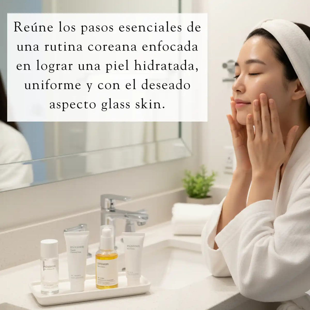 Maleta de vidrio Mixsoon para cuidado de la piel, con diseño compacto y elegante, ideal para productos coreanos de skincare.