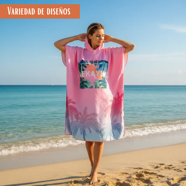 Toalla con capucha de playa para adultos tipo surf poncho mujer, en color azul con broches, de la marca Enigma Store.