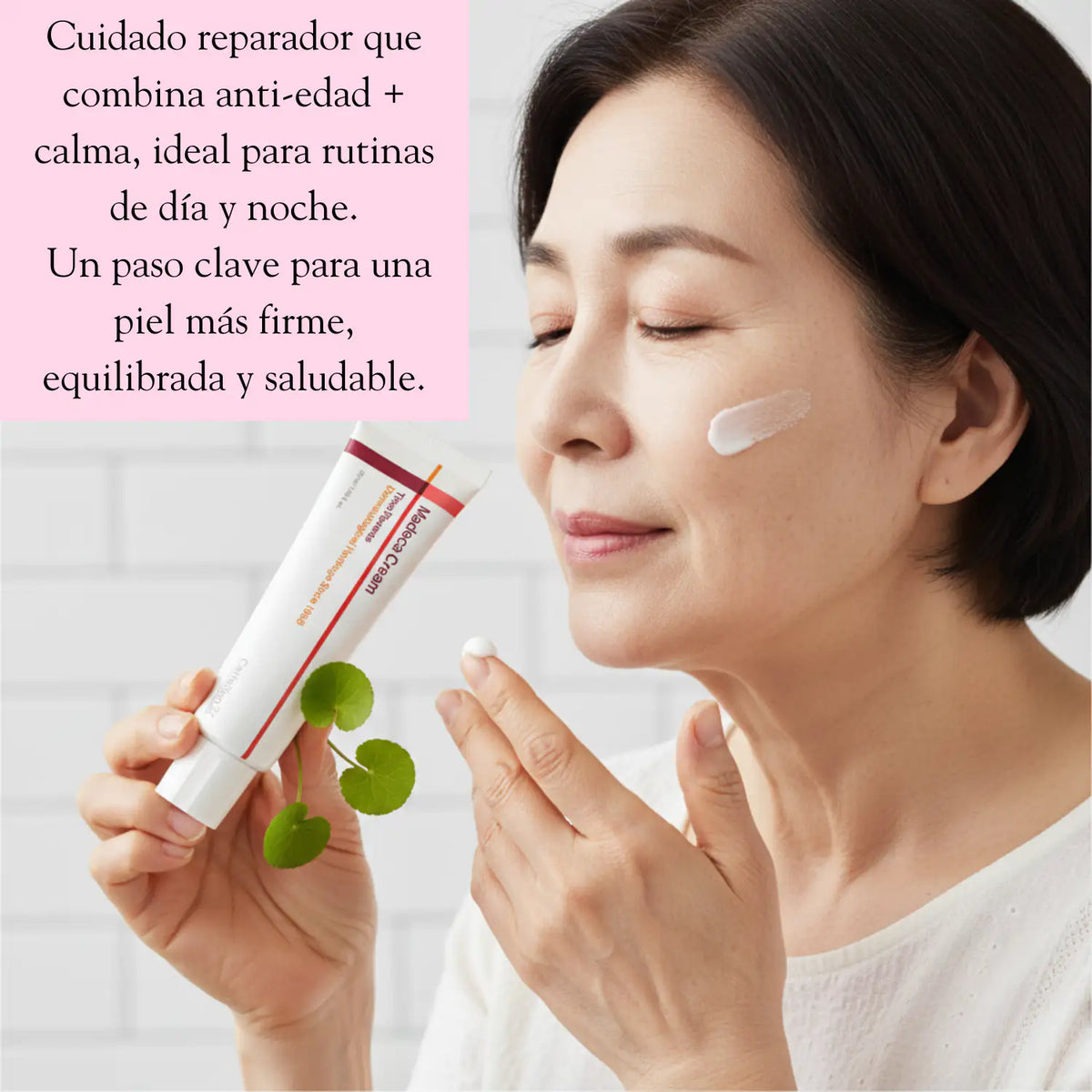 Crema facial coreana CENTELLIAN 24 The Madeca Cream Time Reverse de 50ml, con textura suave y envase blanco.