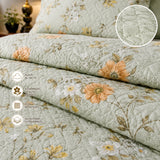 Cubrecama king de 5 piezas de Casa Eterna con diseño floral de rosas, bordado y textura suave para cama grande.