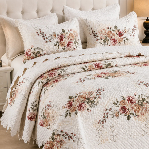 Cubrecama King de 5 piezas de Casa Eterna con bordado floral en color crema, incluye cubrecama, fundas y accesorios.