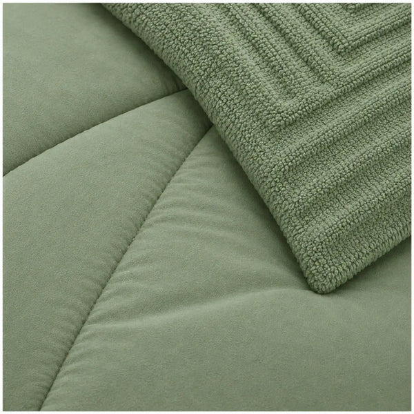 Set de cobertor Queen de 7 piezas en color verde, marca Enigma Store, con detalles suaves y cómodo para cama grande.