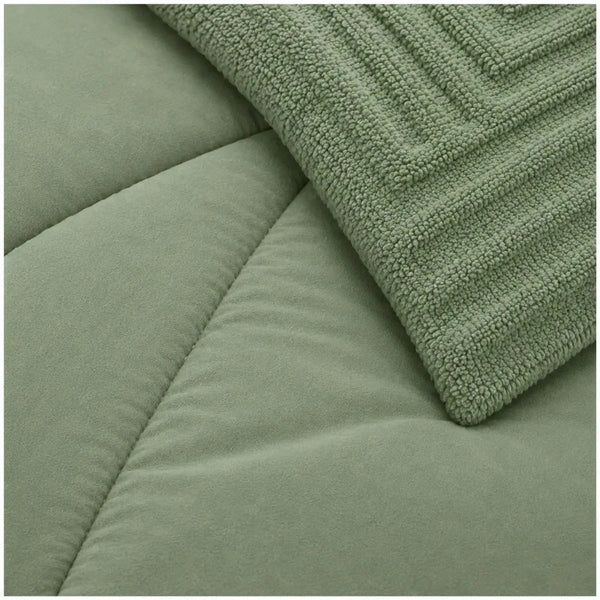 Set de cobertor Queen de 7 piezas en color verde, marca Enigma Store, con detalles suaves y cómodo para cama grande.