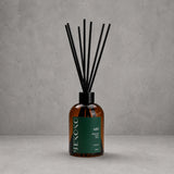 Difusor ambiental BEKOKO Wild Ámbar con varillas y frasco de 250ml para aromatizar espacios en el hogar
