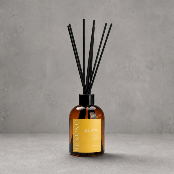 Difusor ambiental BEKOKO Ipanema con varillas y frasco de 250ml, decorativo y aromático para el hogar.