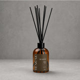 Difusor ambiental Be Wood de 250ml con varillas aromatizantes para hogar, en envase transparente con varillas de madera natural
