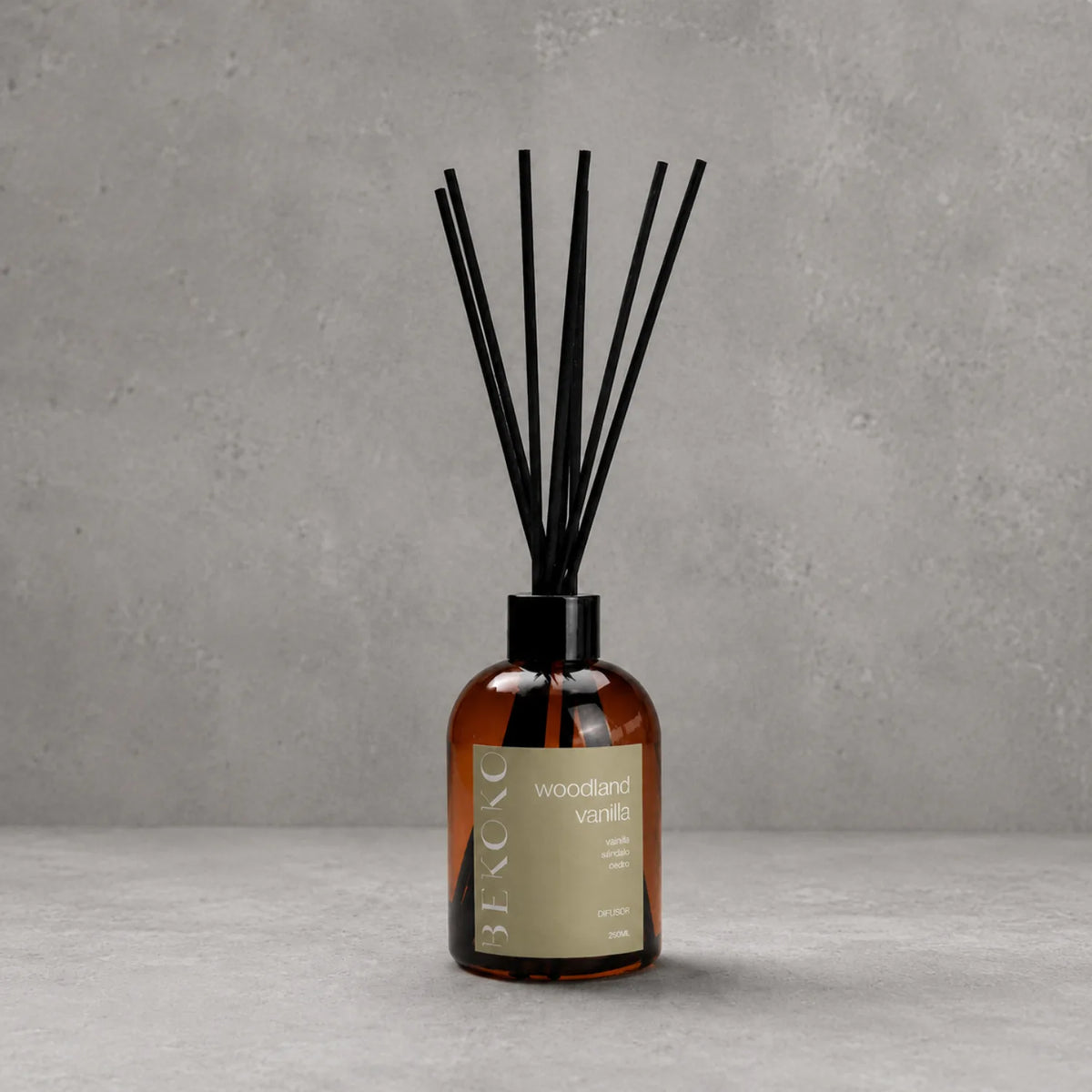 Difusor Ambiental con Varillas Woodland Vanilla 250 ml