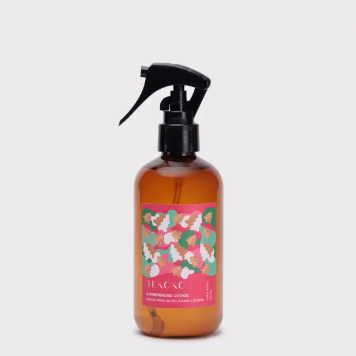 Aromatizante en spray BEKOKO con aroma a galleta de jengibre, ideal para ambientar espacios del hogar con olor cálido y acogedor.