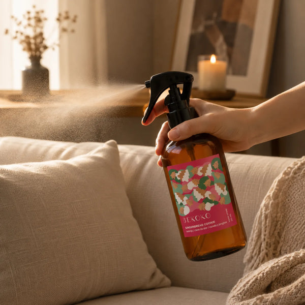 Aromatizante de hogar BEKOKO con aroma a galleta de jengibre, en spray para ambientar espacios con un olor cálido y acogedor.