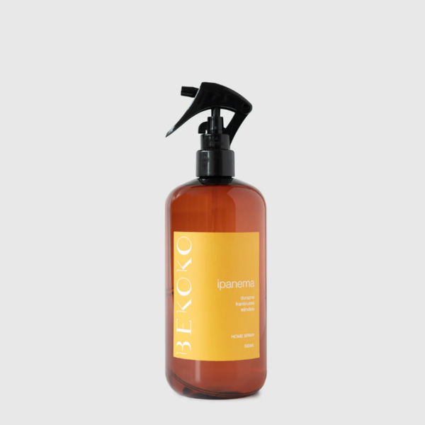 Spray aromatizante para el hogar BEKOKO Ipanema con diseño elegante y envase de color, ideal para perfumar ambientes.
