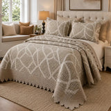 Cubrecama King de Casa Eterna, quilt bordado beige con diseño geométrico, 5 piezas para cama grande, elegante y cómodo.