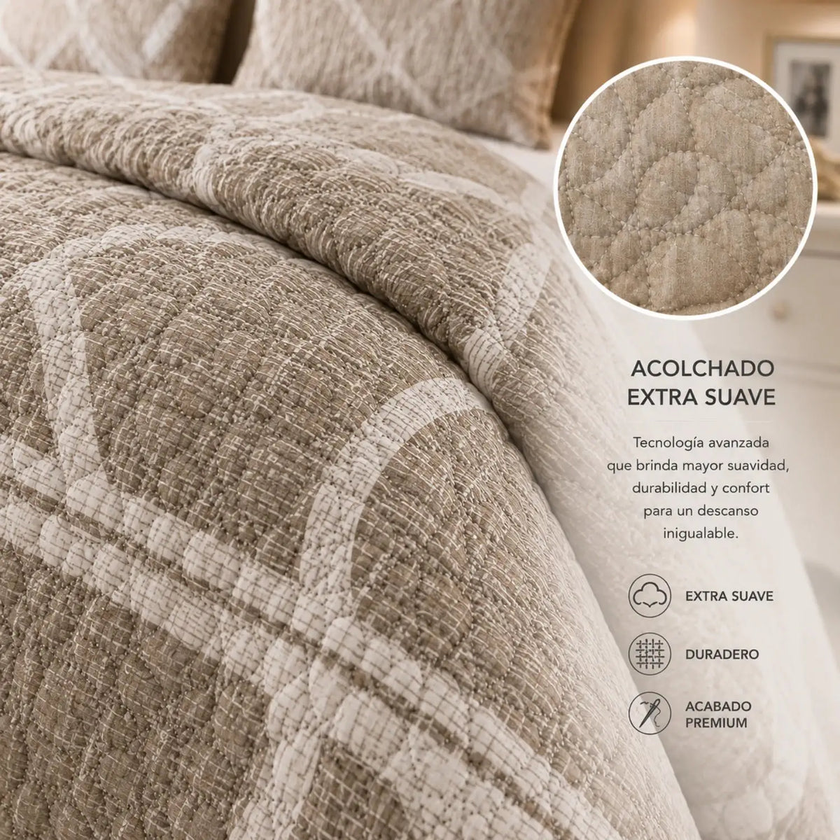Detalle de la textura del cubrecama king de Casa Eterna con bordado geométrico en color beige, de 5 piezas.