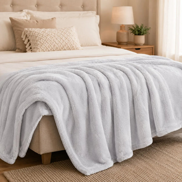 Frazada manta de terciopelo polar Sherpa suave para cama de 2 plazas, marca Nature, con textura plush y aspecto acogedor.